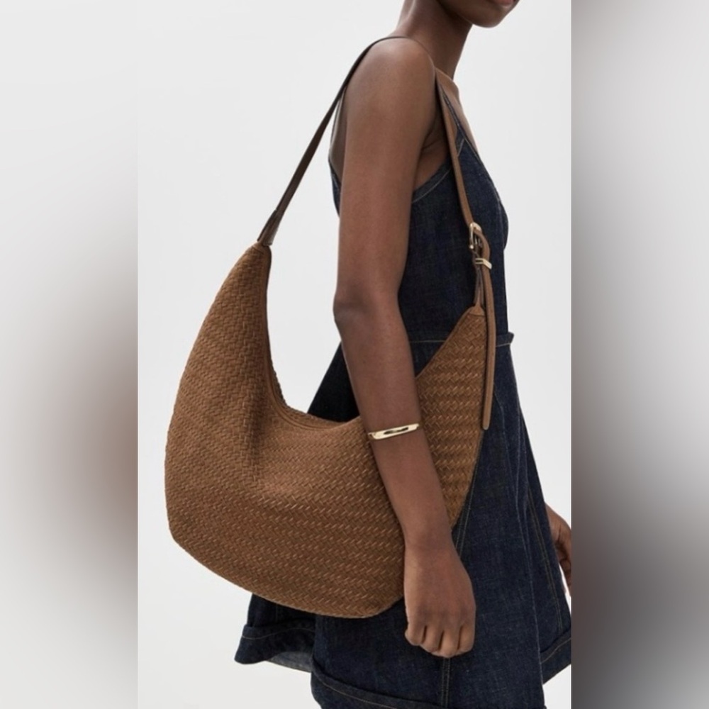 NWT Madewell The Essential Curve Shoulder Bag